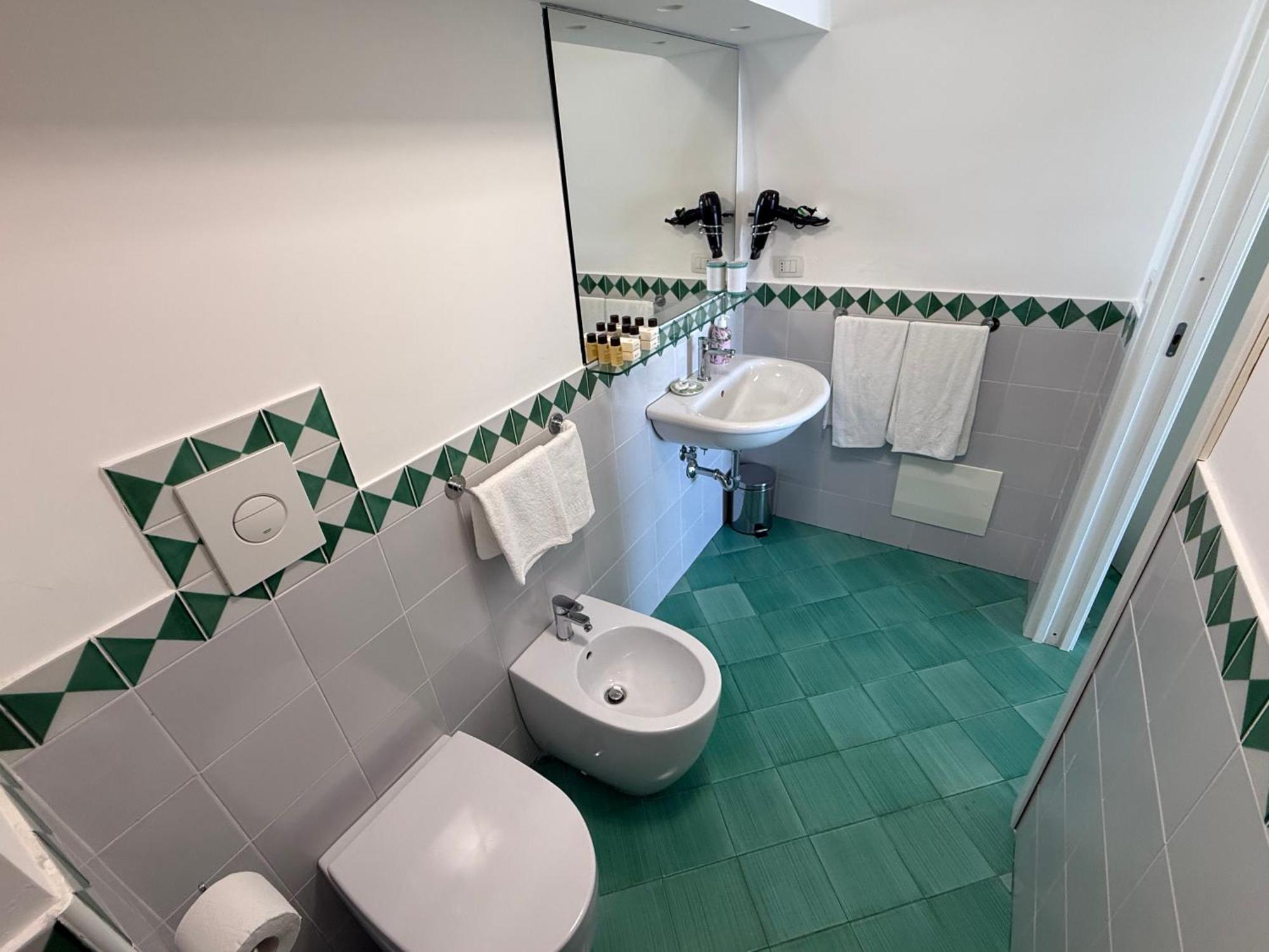 Villa Casa Gabriella - Amalfi Coast - Free Parking - Full Sea View Vietri Esterno foto